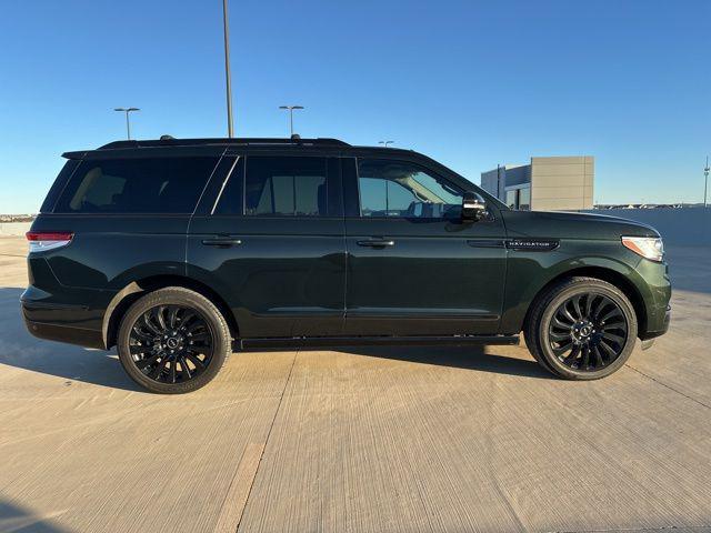 used 2022 Lincoln Navigator car, priced at $59,900