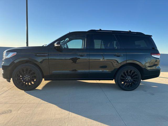 used 2022 Lincoln Navigator car, priced at $59,900