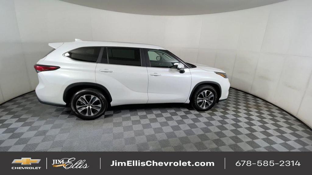 used 2023 Toyota Highlander car, priced at $35,799