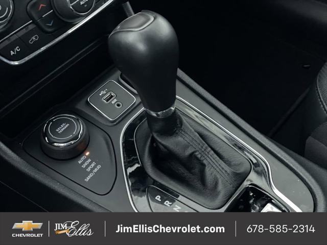 used 2023 Jeep Cherokee car, priced at $21,470