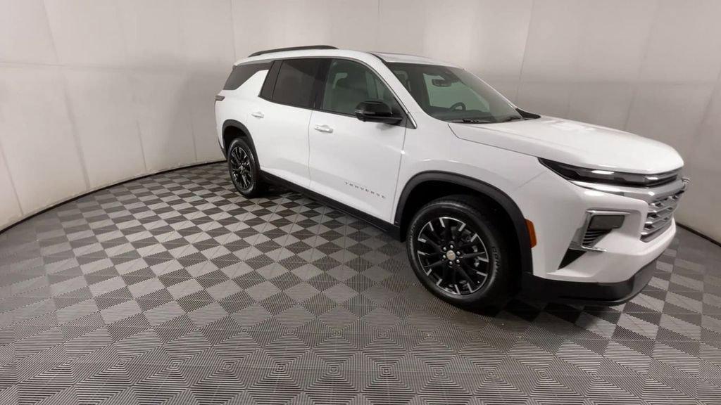 new 2026 Chevrolet Traverse car, priced at $48,372