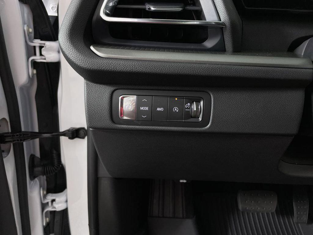 new 2026 Chevrolet Traverse car, priced at $48,372