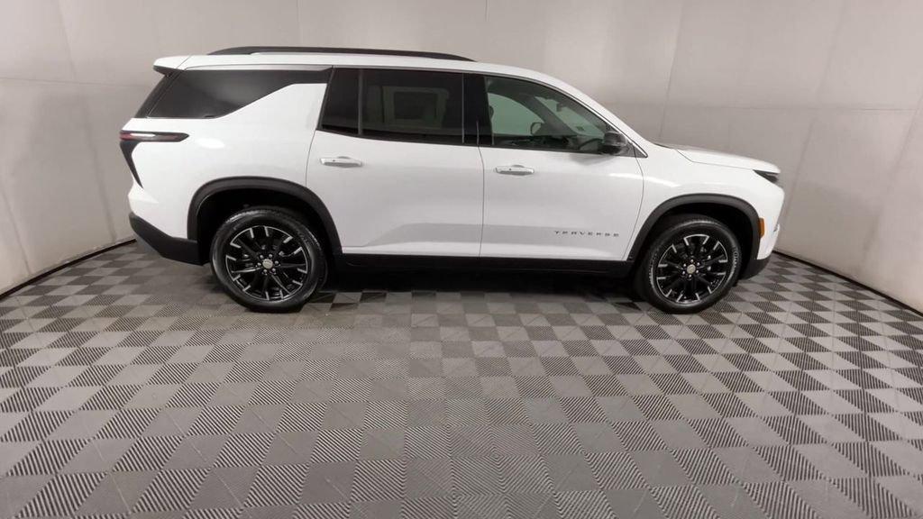 new 2026 Chevrolet Traverse car, priced at $48,372