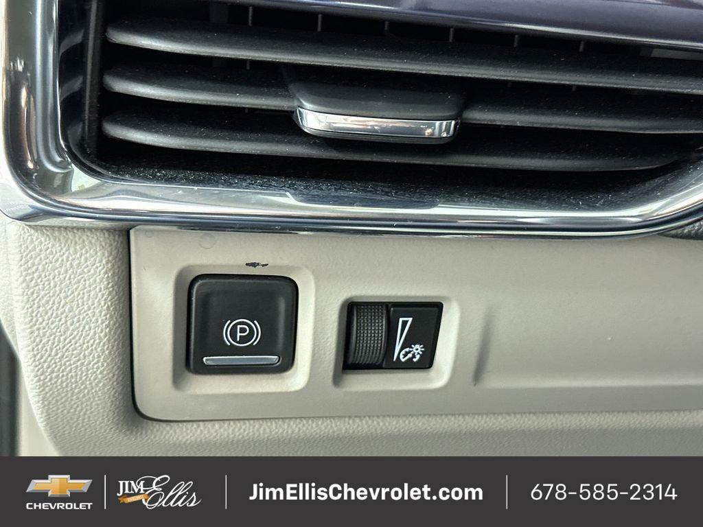 used 2023 Cadillac XT4 car, priced at $25,000