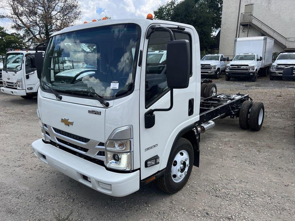 new 2025 Chevrolet Express 3500 car, priced at $67,485