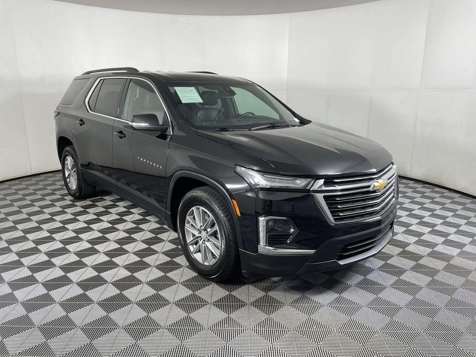 used 2022 Chevrolet Traverse car, priced at $27,197