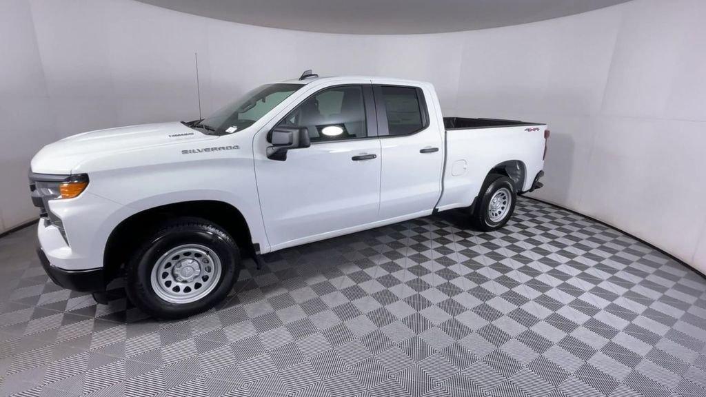 new 2024 Chevrolet Silverado 1500 car, priced at $43,950