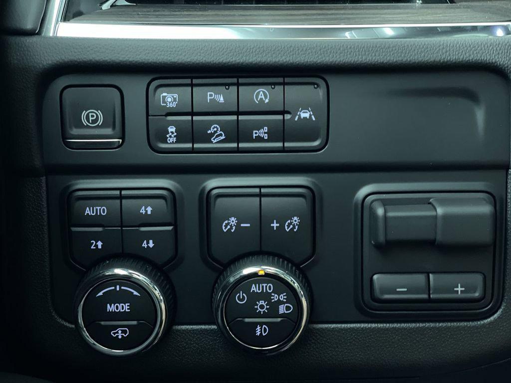 new 2025 Chevrolet Suburban car, priced at $79,892