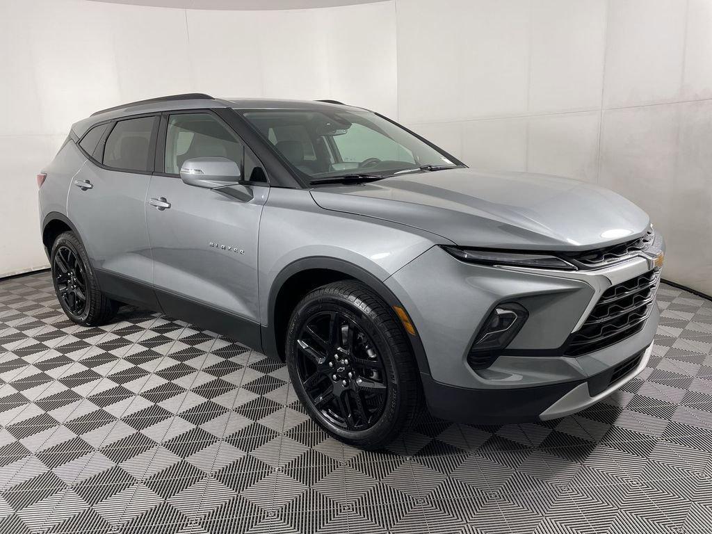 new 2025 Chevrolet Blazer car, priced at $38,870