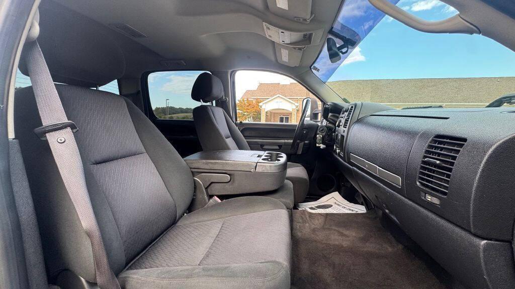used 2012 Chevrolet Silverado 2500 car, priced at $17,900