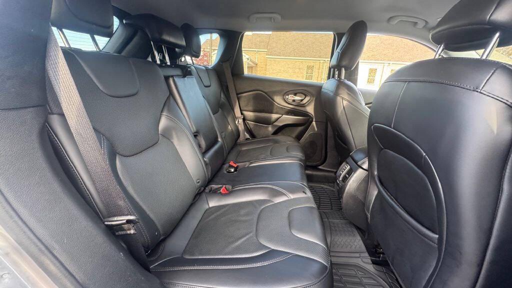 used 2019 Jeep Cherokee car, priced at $9,990