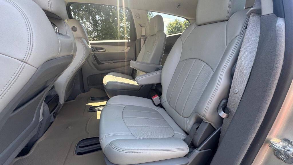 used 2014 Chevrolet Traverse car, priced at $6,990
