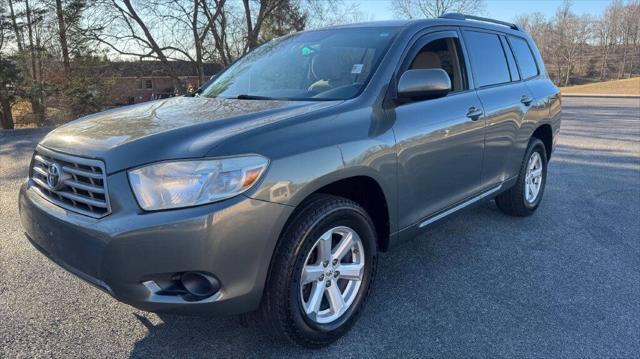 used 2010 Toyota Highlander car, priced at $7,900