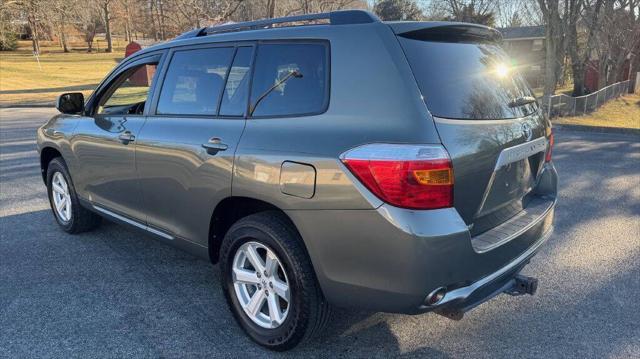 used 2010 Toyota Highlander car, priced at $7,900