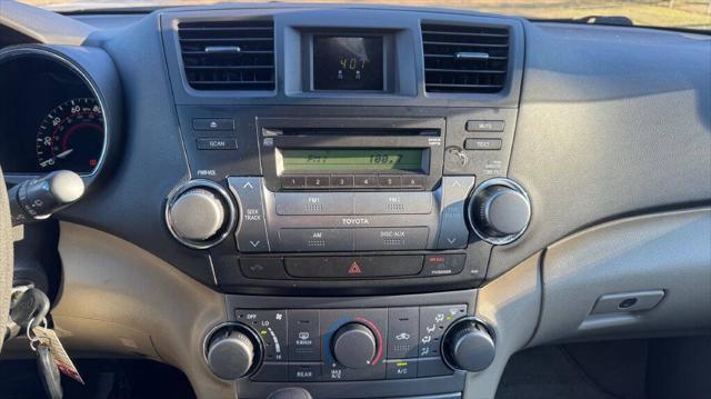 used 2010 Toyota Highlander car, priced at $7,900