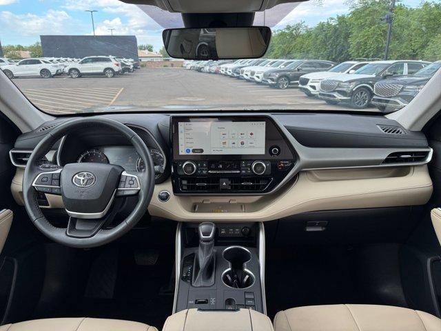 used 2023 Toyota Highlander car, priced at $35,278