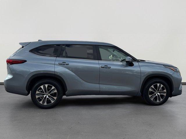 used 2023 Toyota Highlander car, priced at $35,278