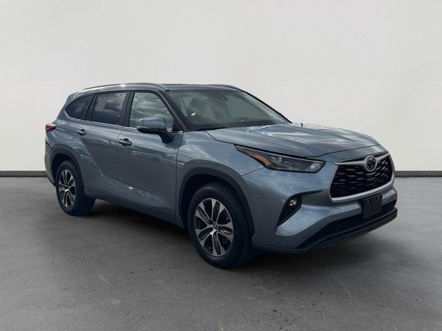 used 2023 Toyota Highlander car, priced at $35,278