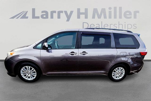 used 2017 Toyota Sienna car, priced at $26,289