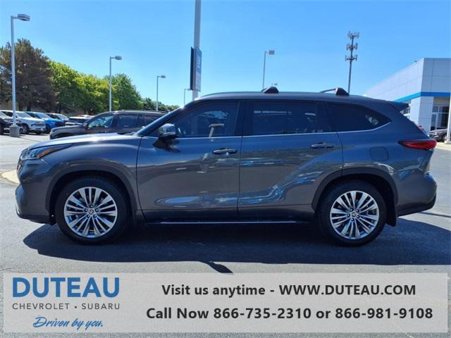 used 2022 Toyota Highlander car, priced at $44,900