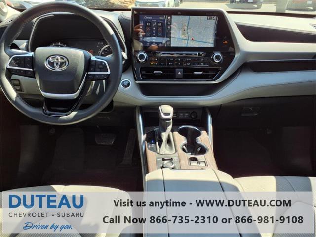 used 2022 Toyota Highlander car, priced at $44,900