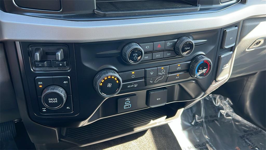 new 2025 Ford F-250 car, priced at $71,965