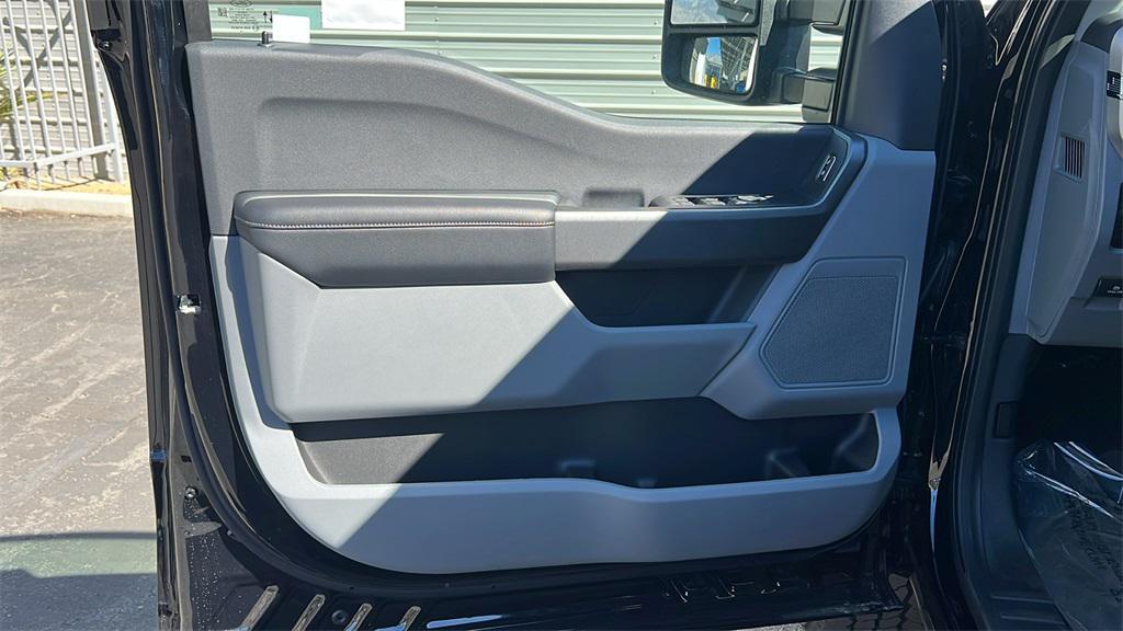 new 2025 Ford F-250 car, priced at $71,965