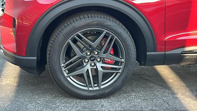 new 2025 Ford Explorer car, priced at $60,160