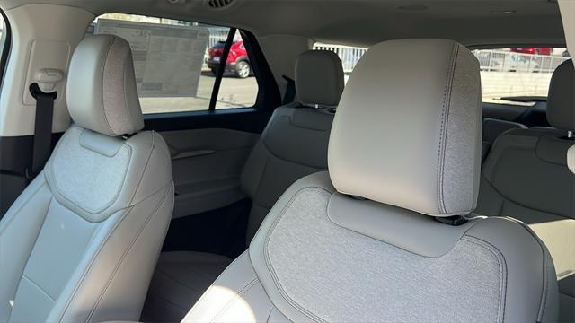 new 2025 Ford Explorer car, priced at $45,685