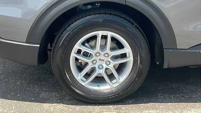 new 2025 Ford Explorer car, priced at $42,145