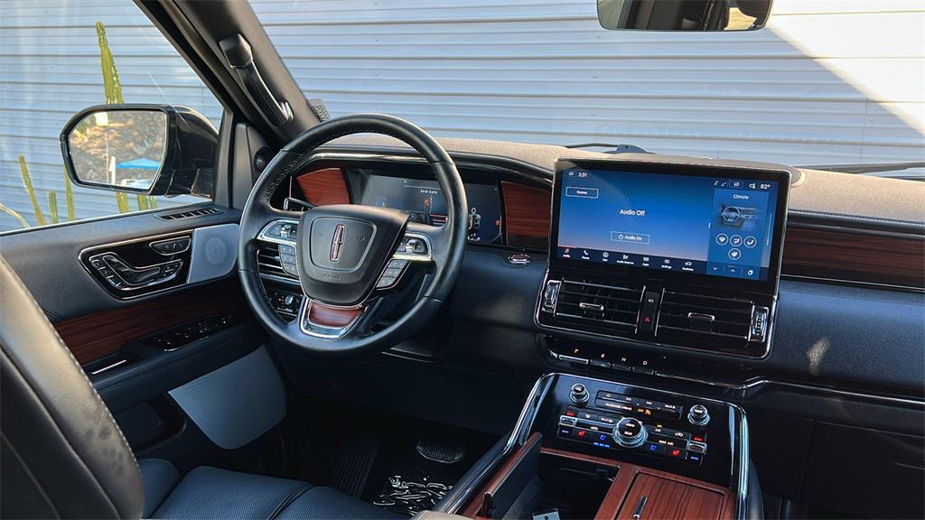 used 2022 Lincoln Navigator car, priced at $68,924