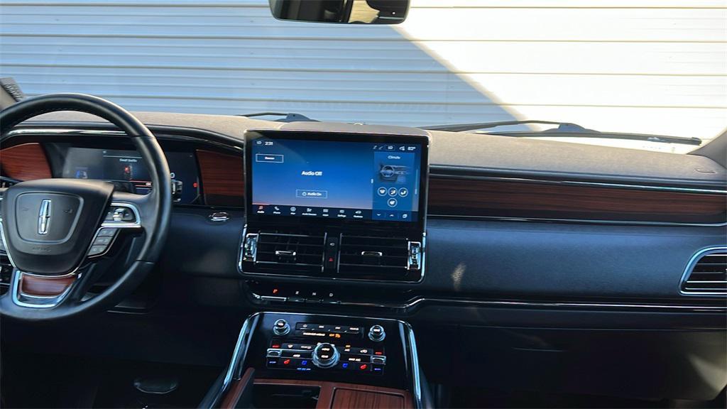 used 2022 Lincoln Navigator car, priced at $68,924