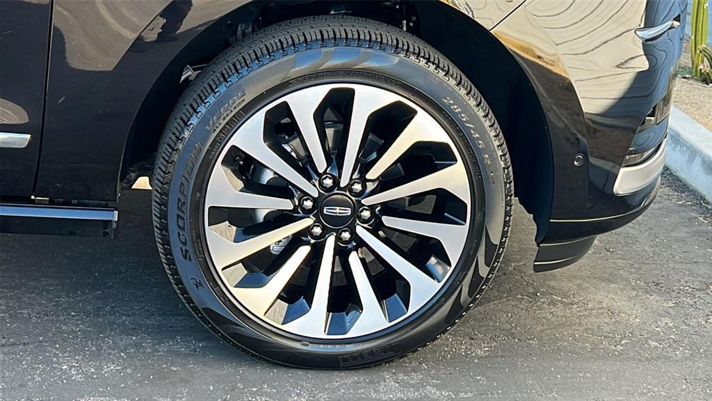 used 2022 Lincoln Navigator car, priced at $68,924