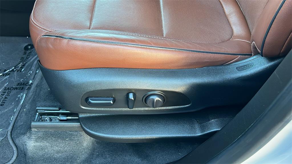 used 2020 Chevrolet Traverse car, priced at $30,900