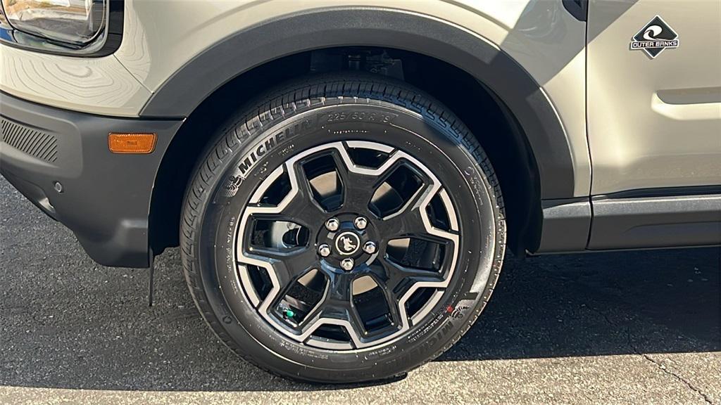 new 2025 Ford Bronco Sport car, priced at $37,185