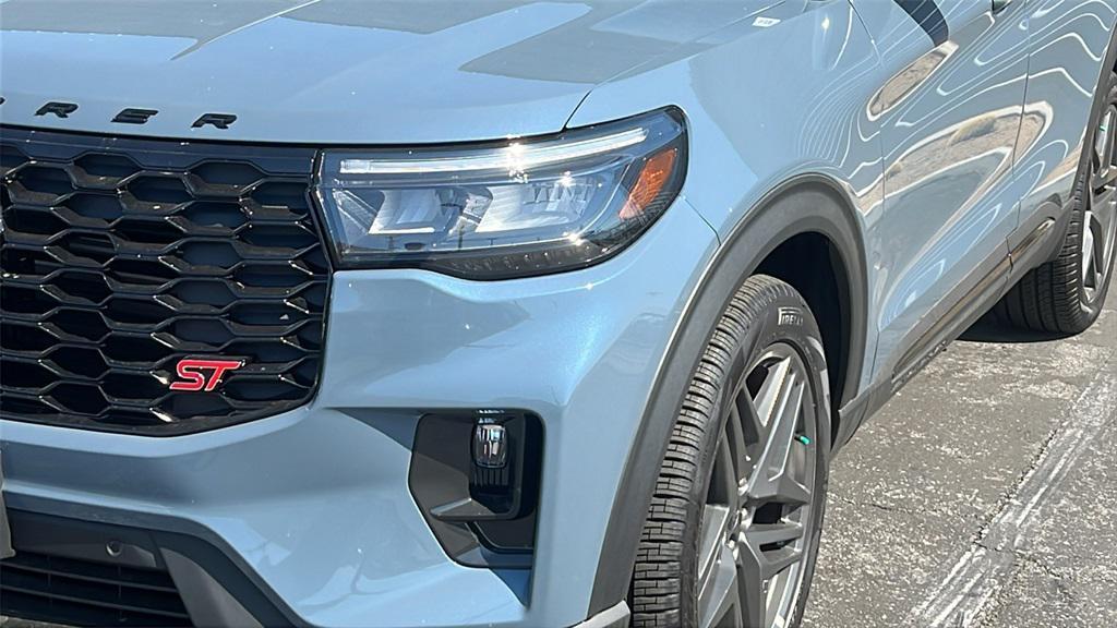 new 2025 Ford Explorer car, priced at $62,180
