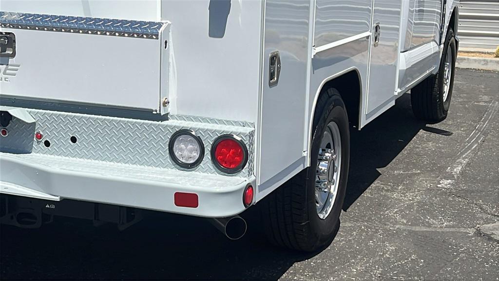 new 2025 Ford F-250 car, priced at $66,105