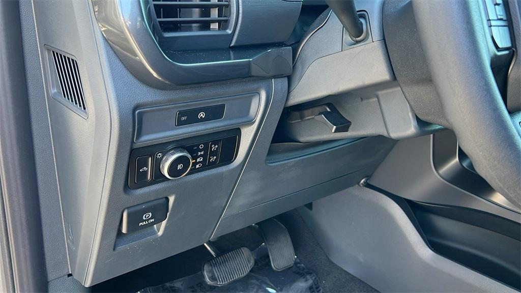 new 2025 Ford F-150 car, priced at $51,660