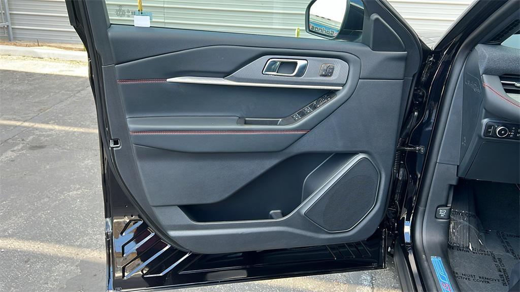 new 2025 Ford Explorer car, priced at $49,580