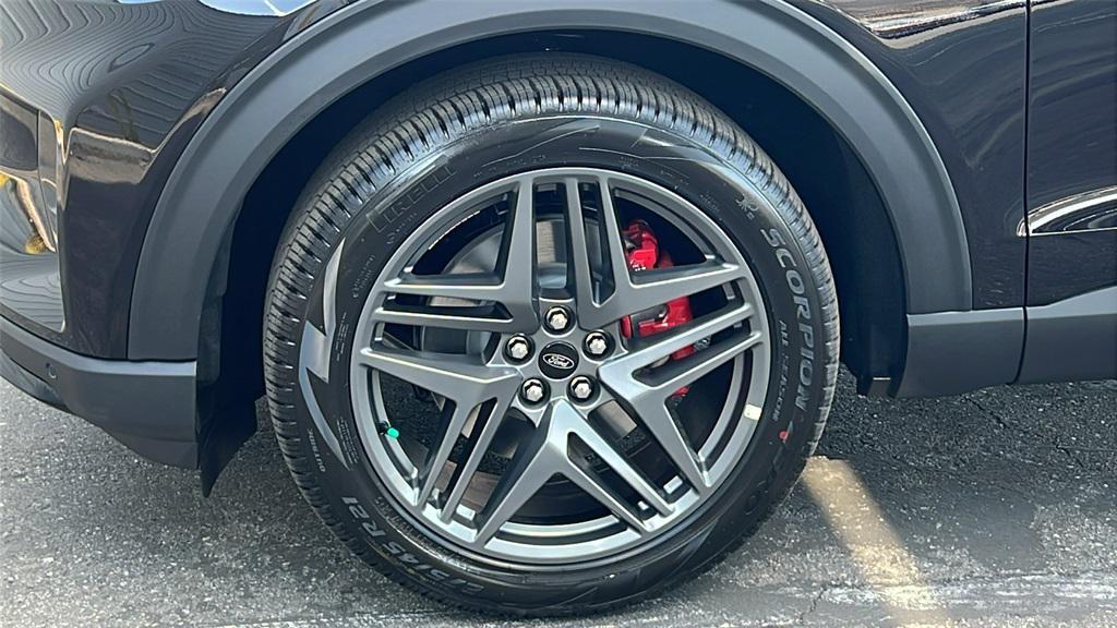 new 2025 Ford Explorer car, priced at $49,580