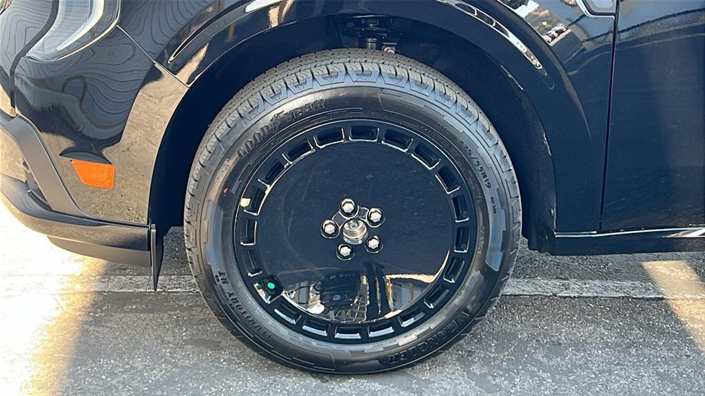 new 2025 Ford Maverick car, priced at $37,625