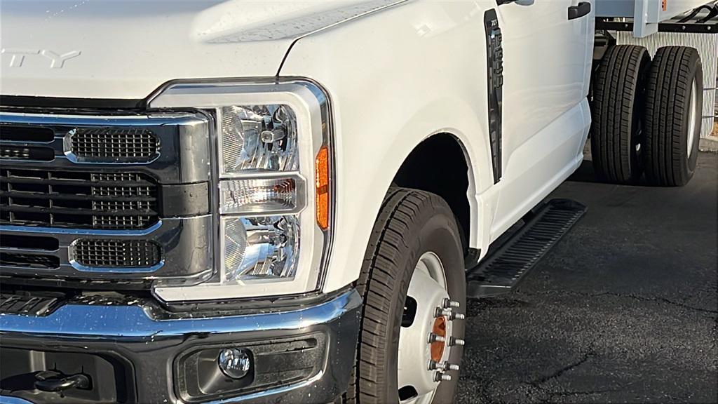 new 2024 Ford F-350 car, priced at $70,663