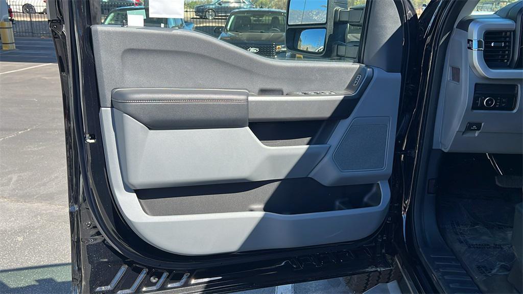 new 2025 Ford F-250 car, priced at $71,680