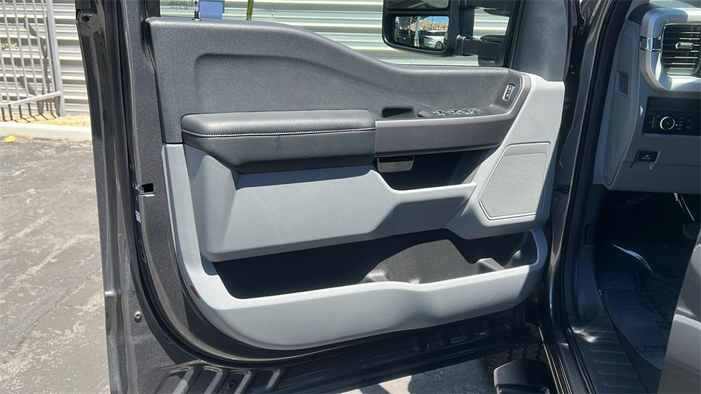 new 2025 Ford F-250 car, priced at $73,465