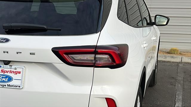 new 2025 Ford Escape car, priced at $29,990