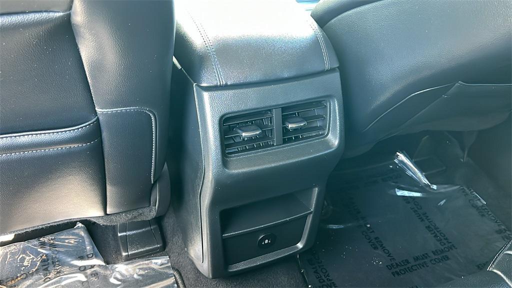 used 2023 Ford Edge car, priced at $26,328