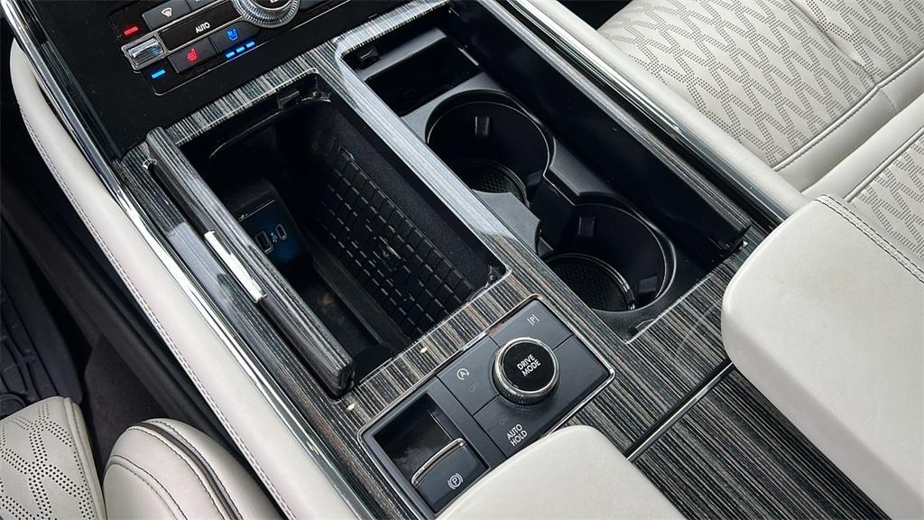 used 2024 Lincoln Navigator car, priced at $82,924