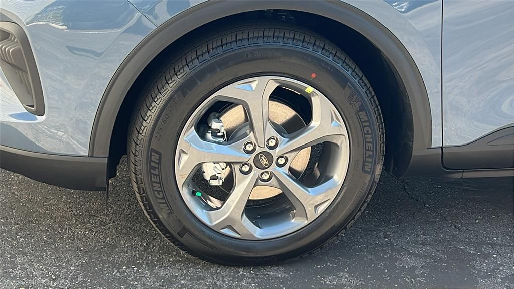 new 2025 Ford Escape car, priced at $33,690