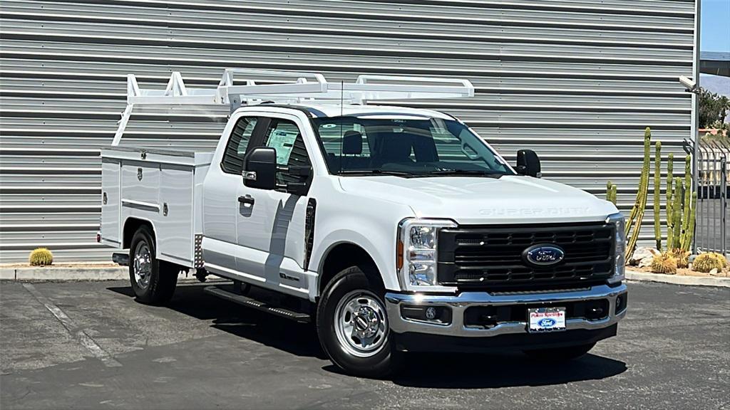 new 2025 Ford F-350 car, priced at $82,117