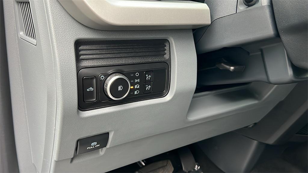 new 2025 Ford F-250 car, priced at $71,680